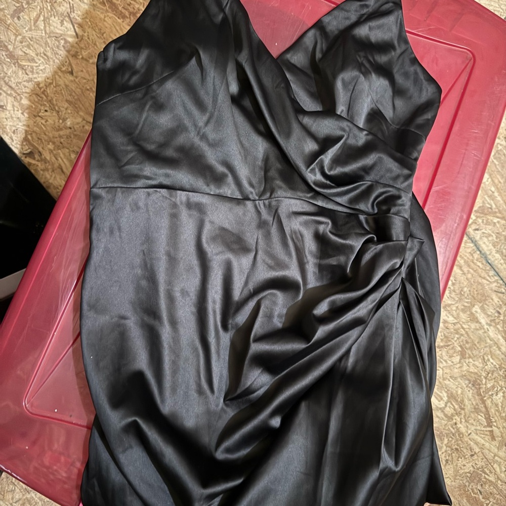 SHEIN Black Strapless Satin Dress